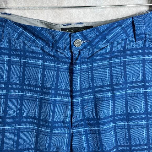 Oakley Hybrid Performance Shorts Mens 38W Blue Plaid Chino Flat Front Outdoor‎ - Picture 2 of 8